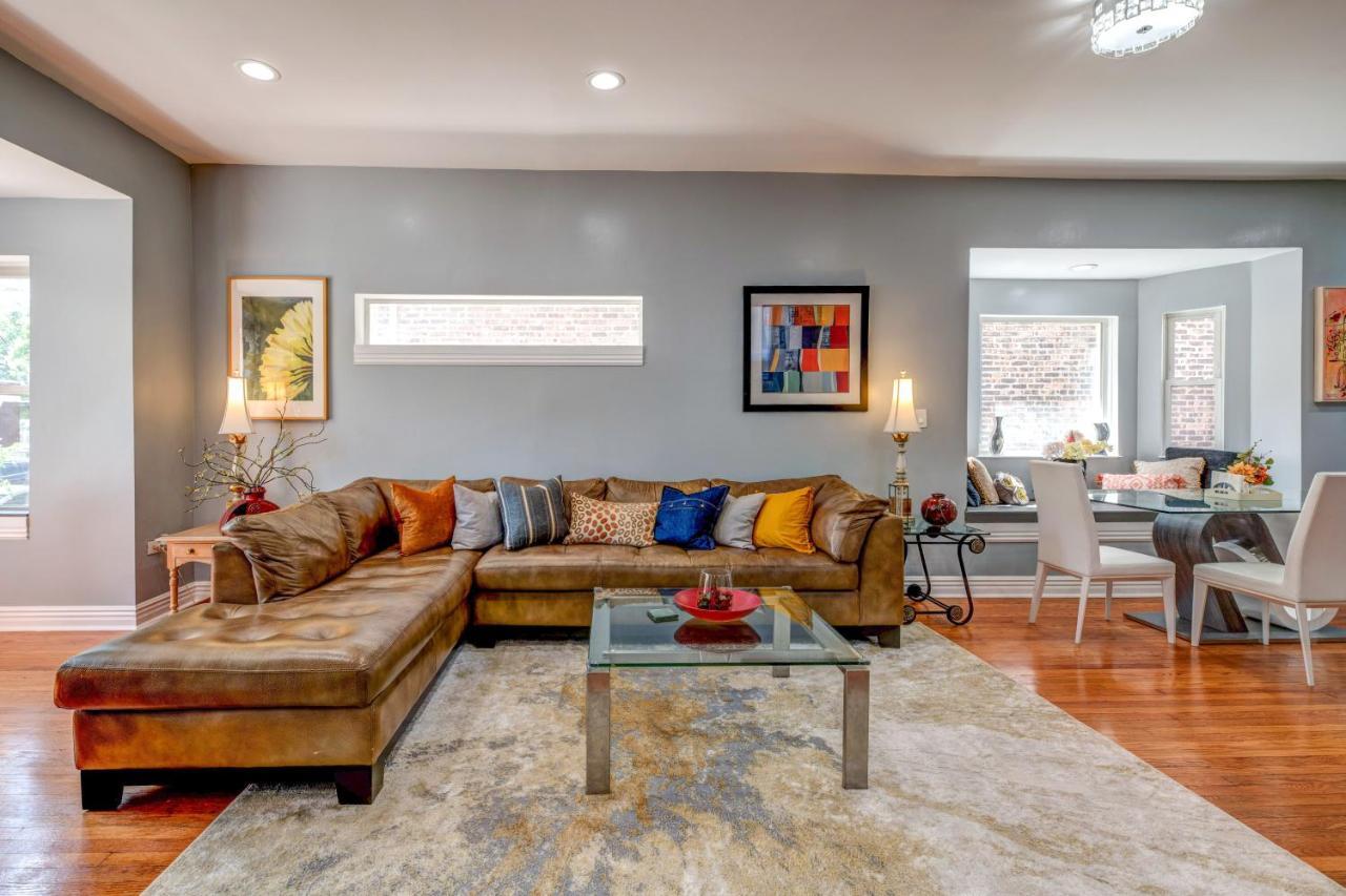 Spacious 5-Br House Near Transit W Parking Chicago Exterior photo