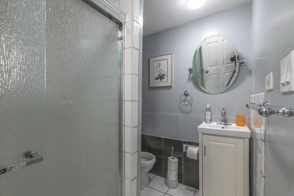 Spacious 5-Br House Near Transit W Parking Chicago Exterior photo